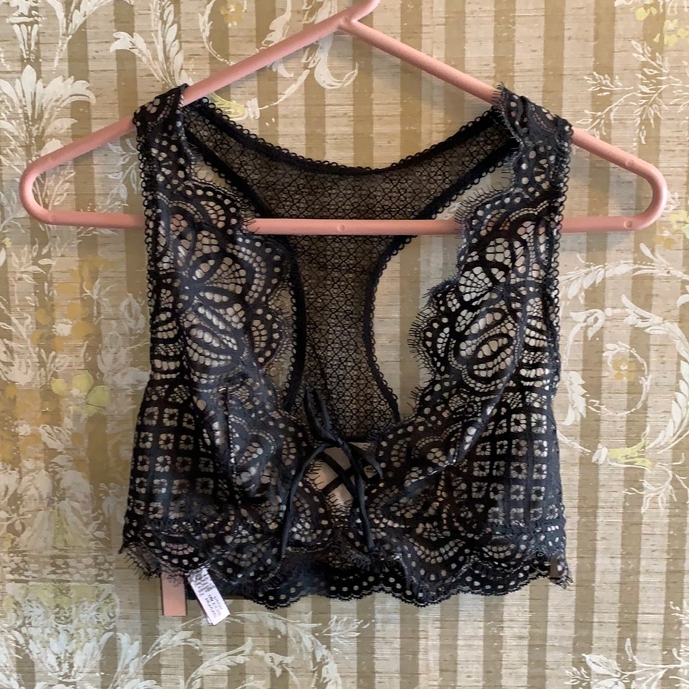 NWT Victoria’s Secret lace bralette, size small
